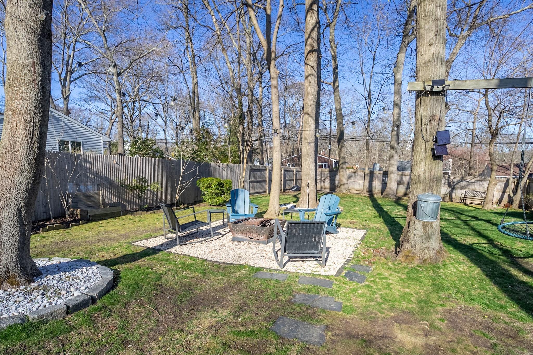 93 Wauwepex Trail, Ridge, New York image 27