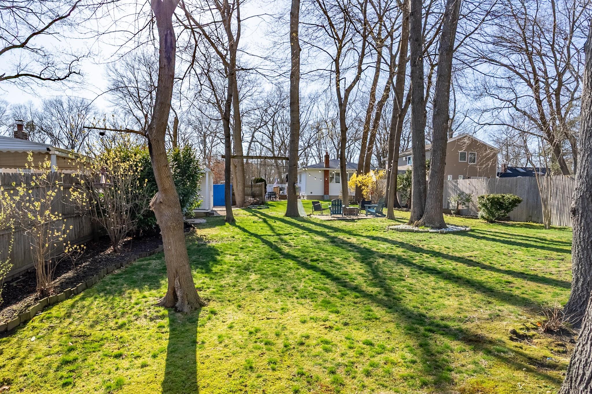 93 Wauwepex Trail, Ridge, New York image 25