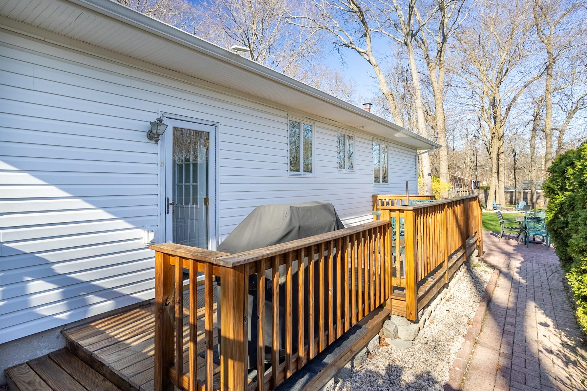 93 Wauwepex Trail, Ridge, New York image 28