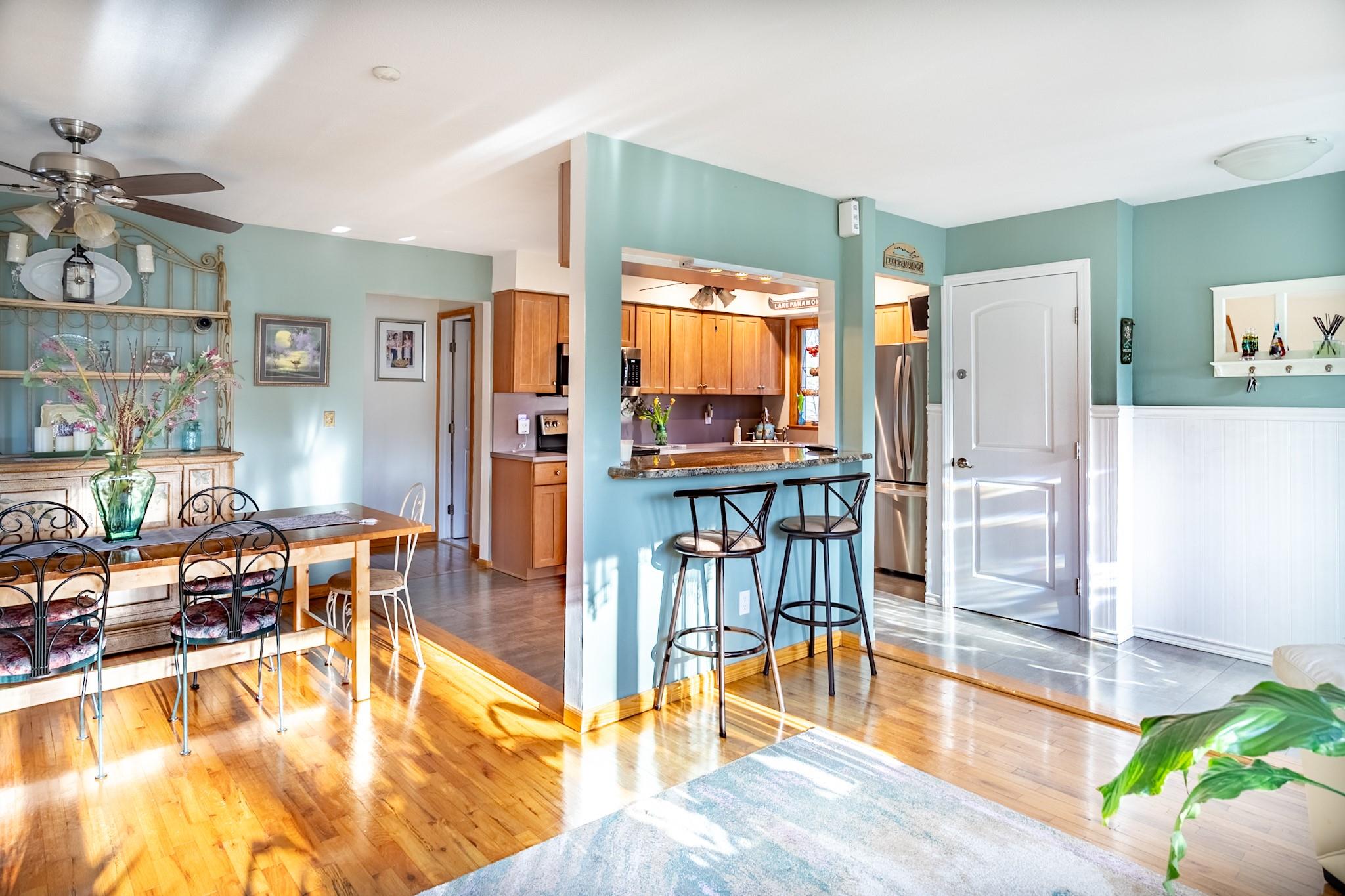 93 Wauwepex Trail, Ridge, New York image 6