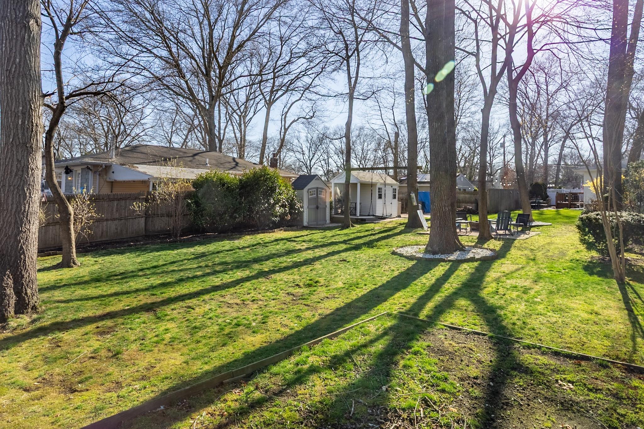 93 Wauwepex Trail, Ridge, New York image 23