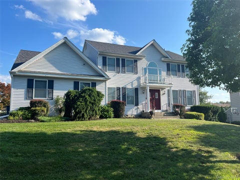Photo of 22 Bittern Drive, Nanuet, NY 10954 (MLS # 1024906)