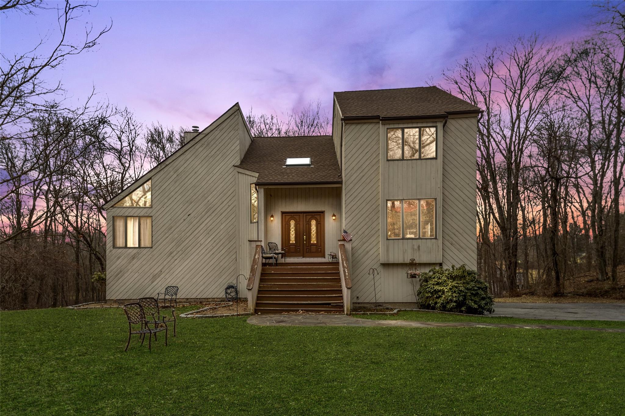 17 W Peggy Lane, Mahopac, New York image 1