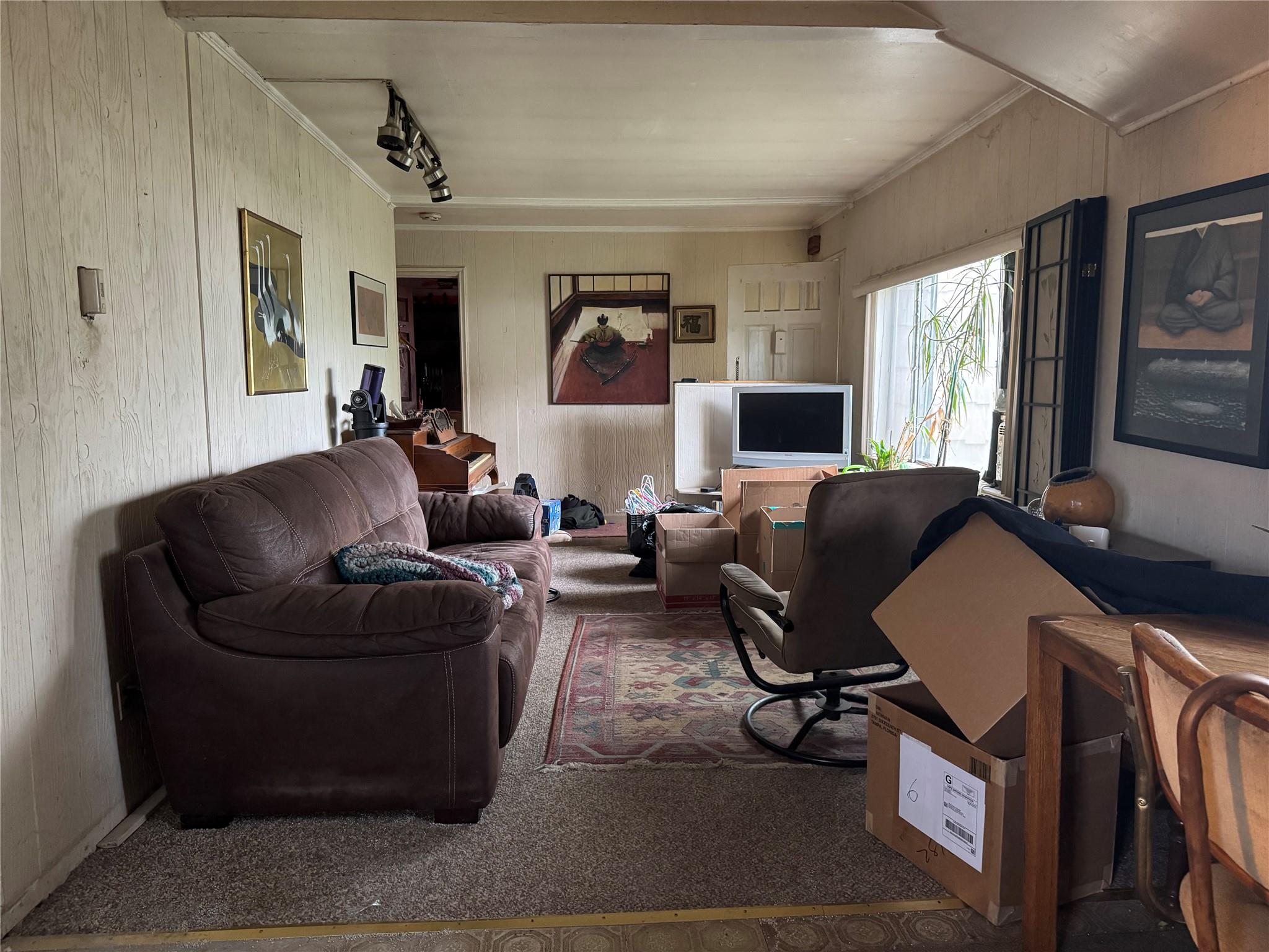2 Glenda Drive