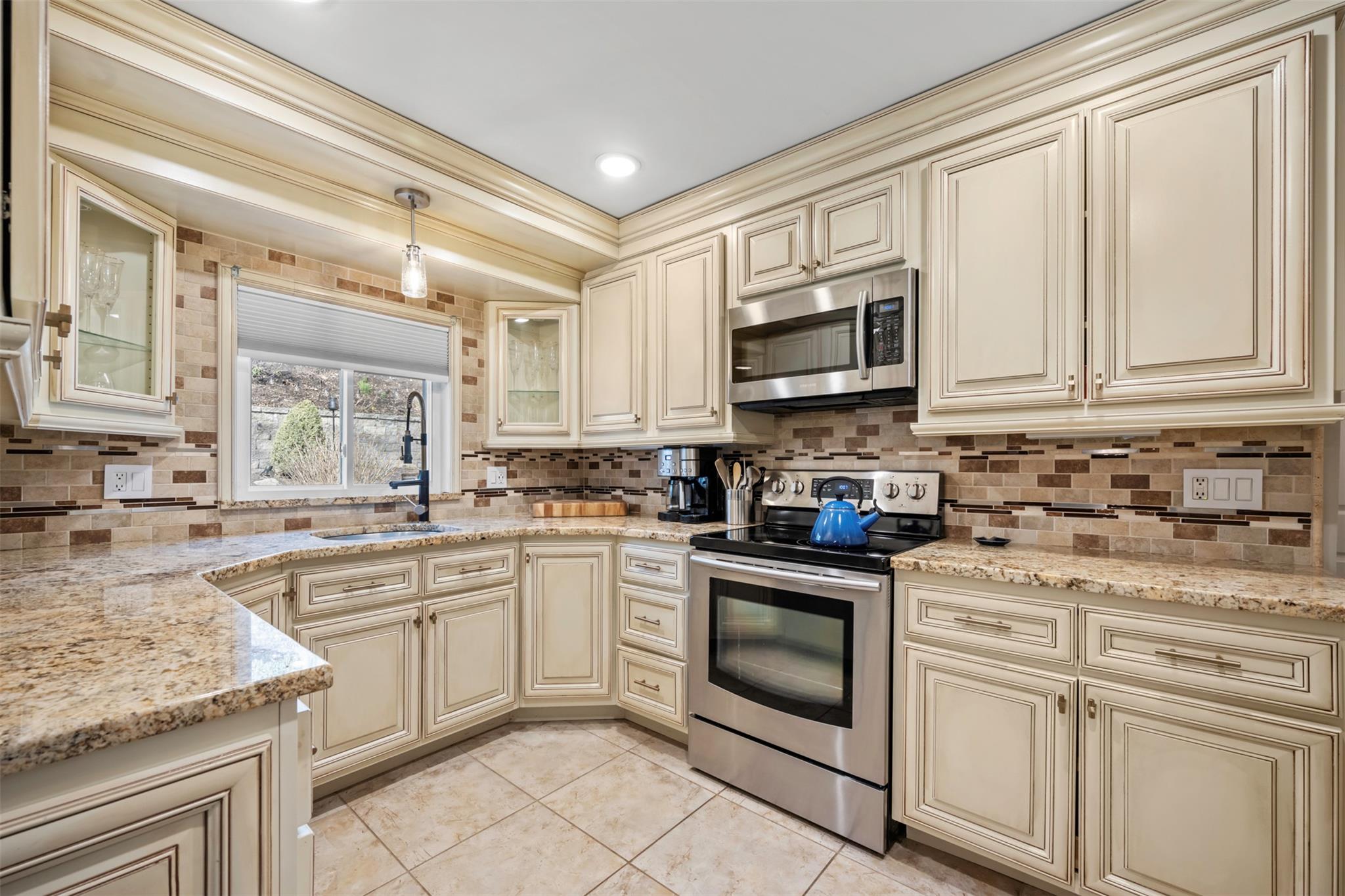 36 N Cold Spring Hills Road, Huntington, Florida image 13