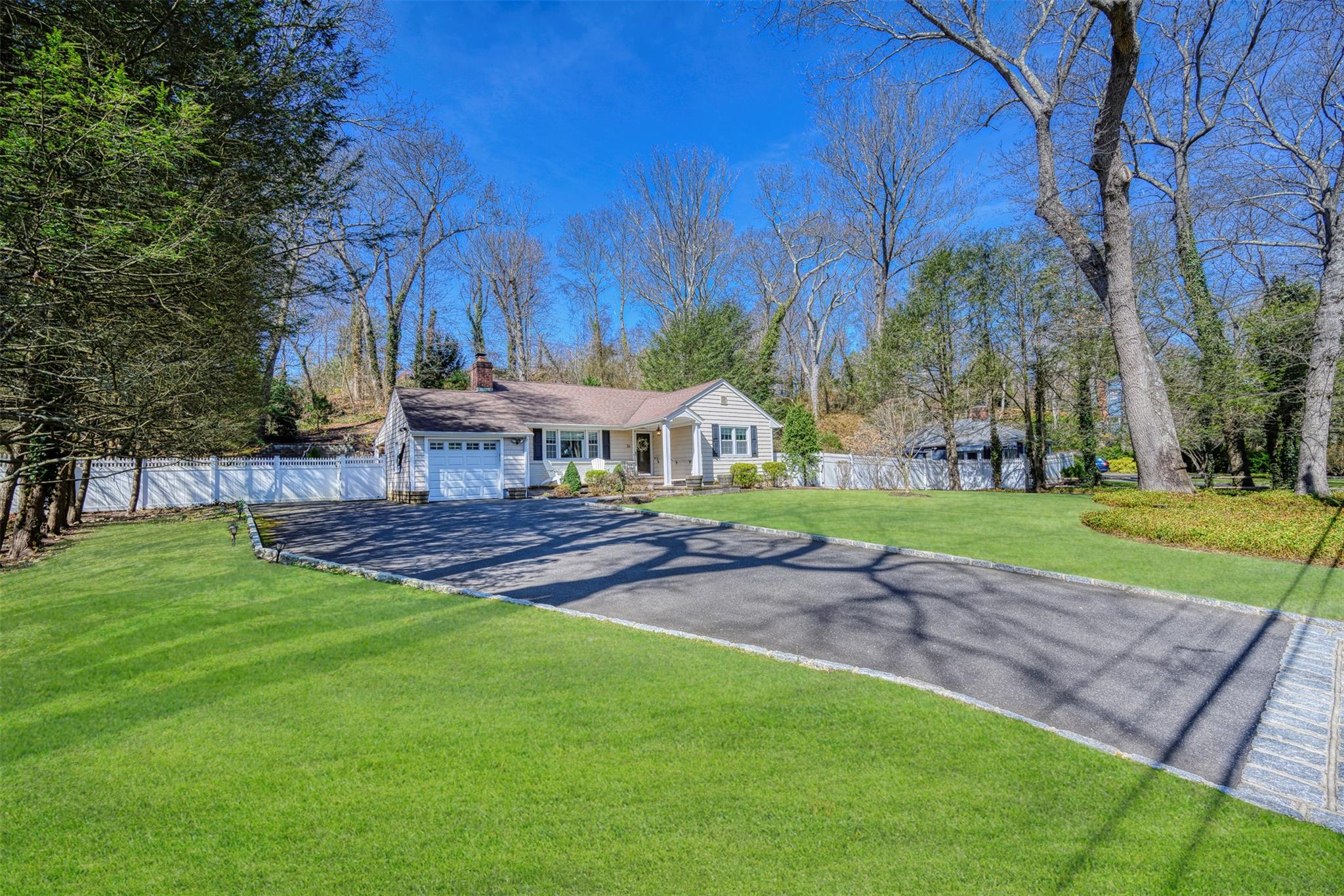 36 N Cold Spring Hills Road, Huntington, Florida image 2