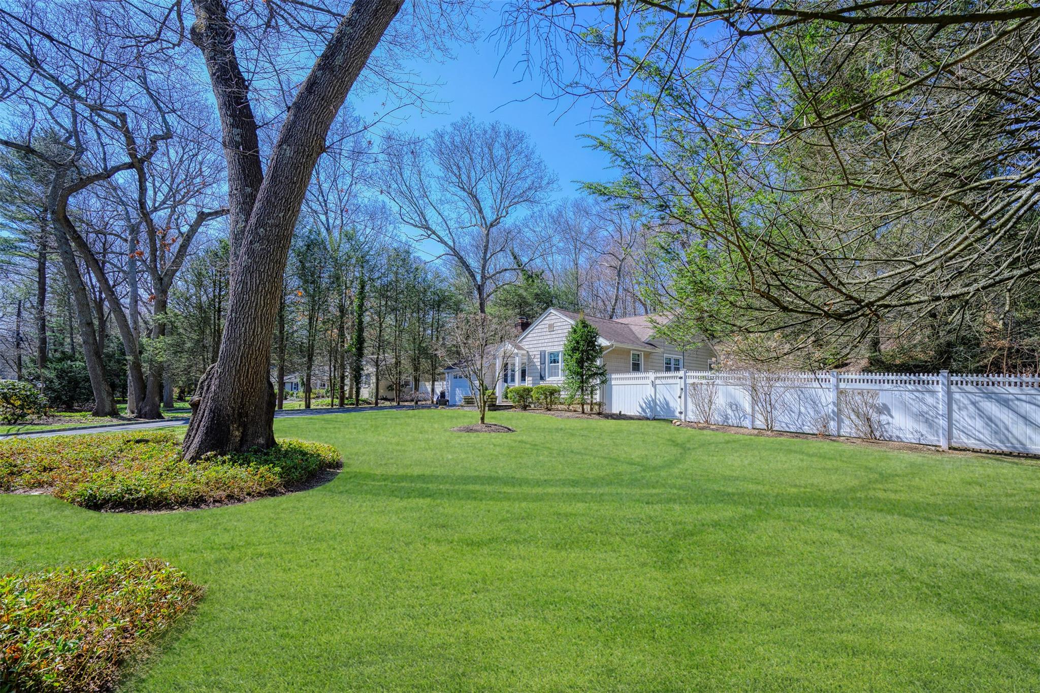 36 N Cold Spring Hills Road, Huntington, Florida image 38