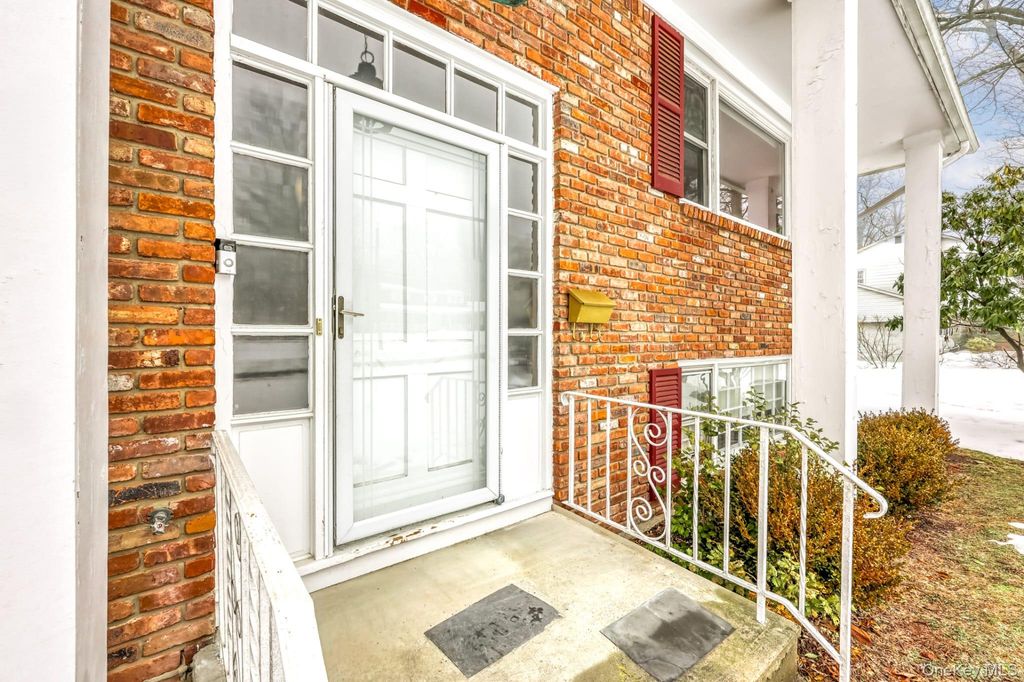 Photo of 23 Scenic Drive, Suffern, NY 10901 (MLS # 986742)