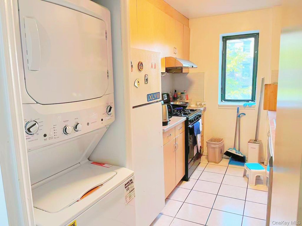 Photo of 4133 Parsons Boulevard #3C, Flushing, NY 11355 (MLS # 927206)