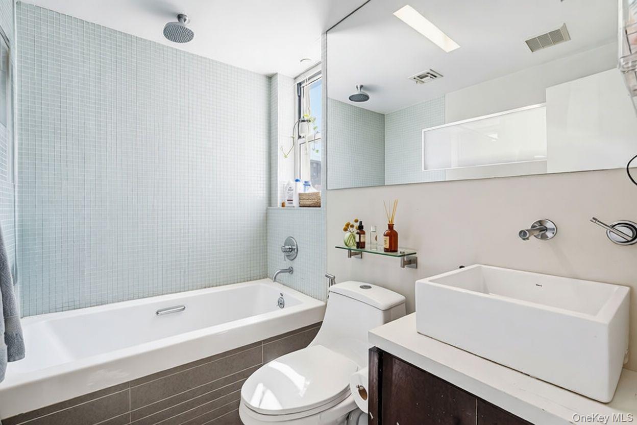 96 Woodpoint Road 3A