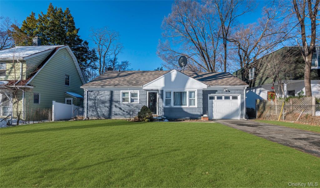 Photo of 24 Jackson Street, Glen Cove, NY 11542 (MLS # 944058)