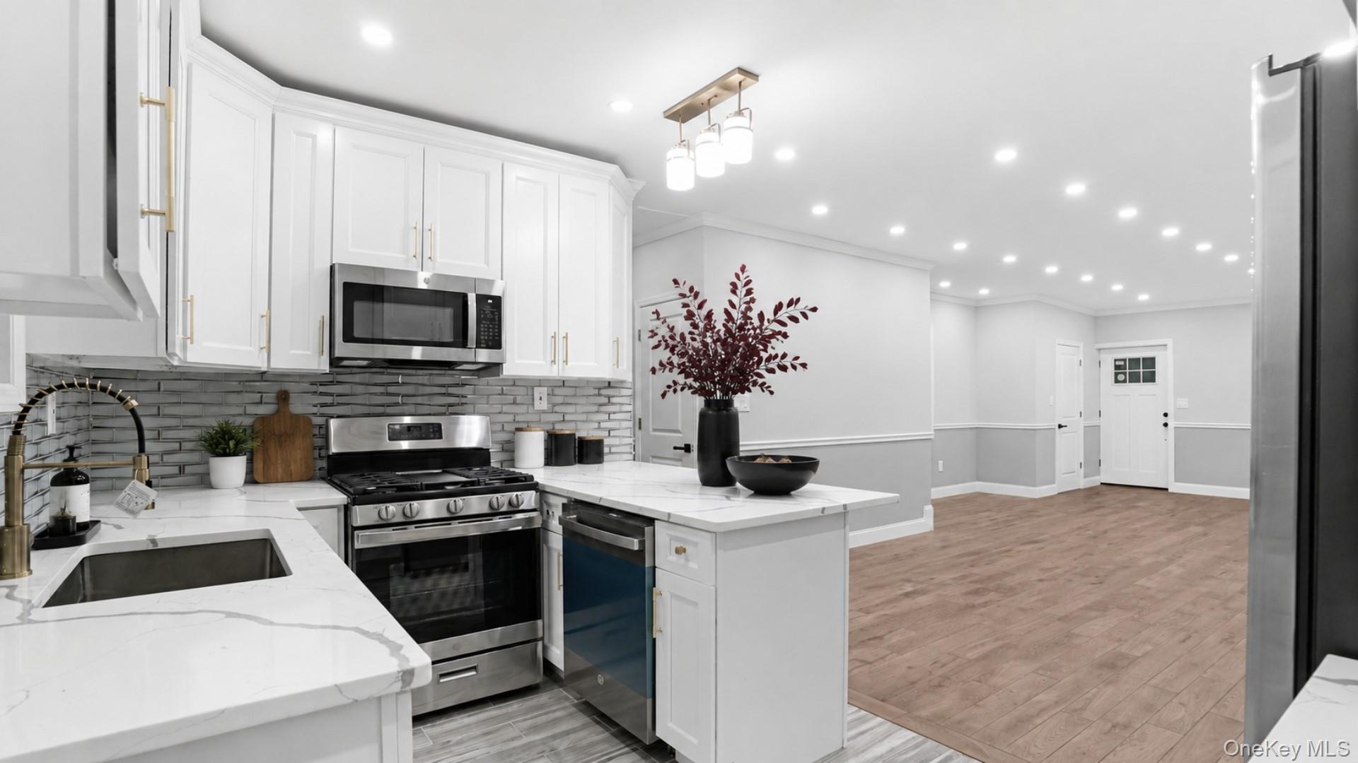 128 E 238th Street