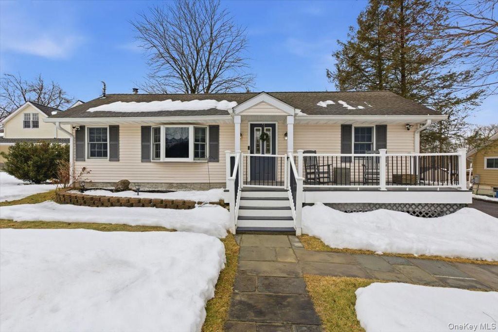 Photo of 147 Lake Baldwin Drive, Mahopac, NY 10541 (MLS # 963242)