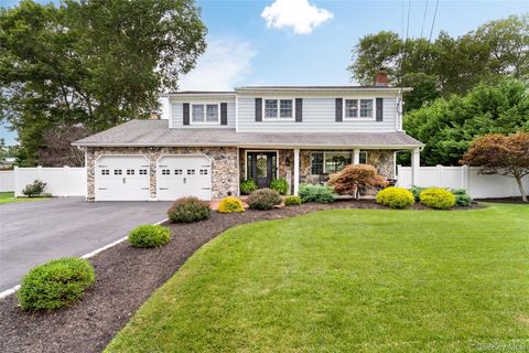 Photo of 8 Miller Avenue, Shoreham, NY 11786 (MLS # 898476)