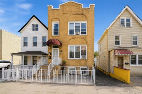 Multifamily For Sale - 1581 Hollywood Avenue<br/> Bronx, NY 10461