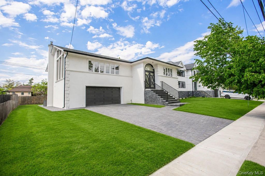 Photo of 988 Westwood Road, Woodmere, NY 11598 (MLS # 1000413)
