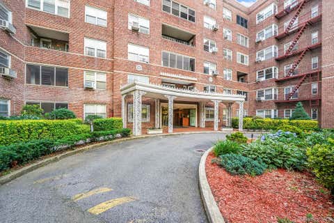 Homes For Sale - 67-66 108th Street #D/3<br/> Forest Hills, NY 11375