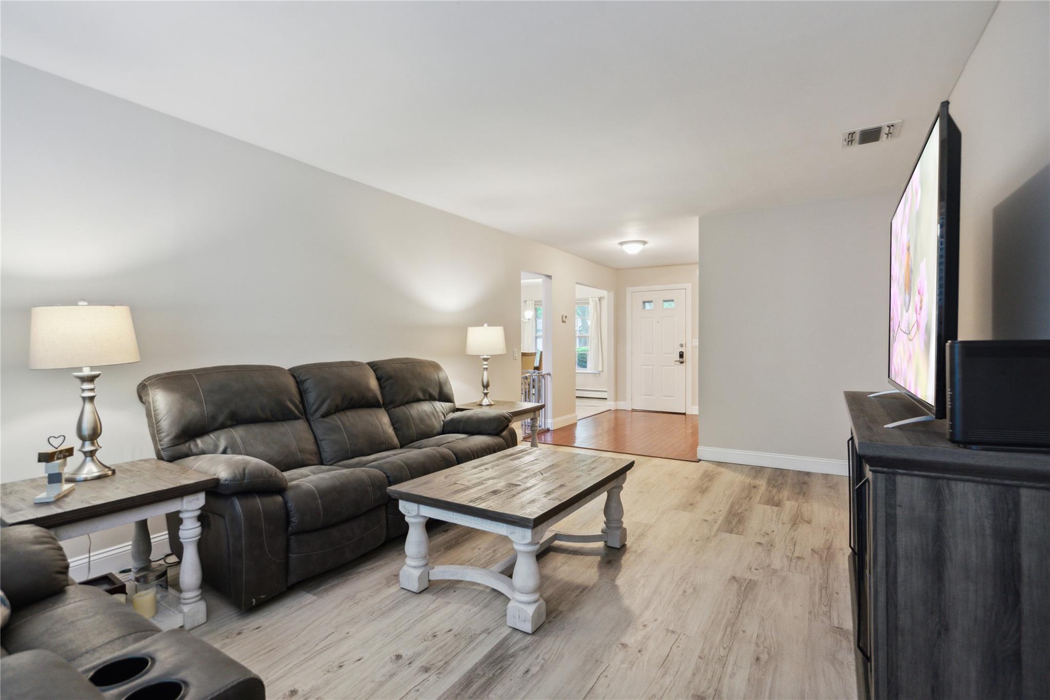 60 Chestnut Street, Coram, New York image 12