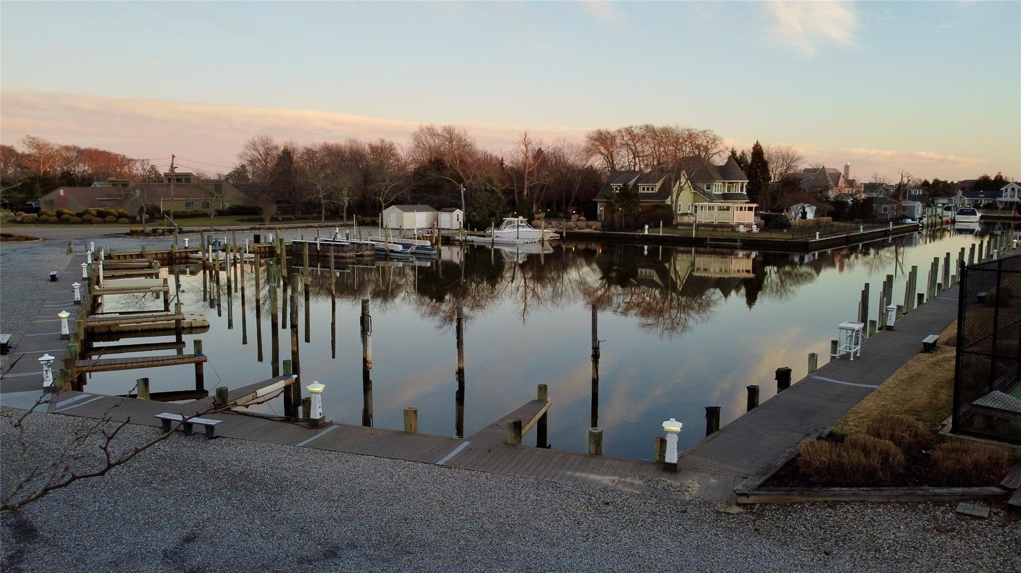 34 The Helm, East Islip, New York image 11