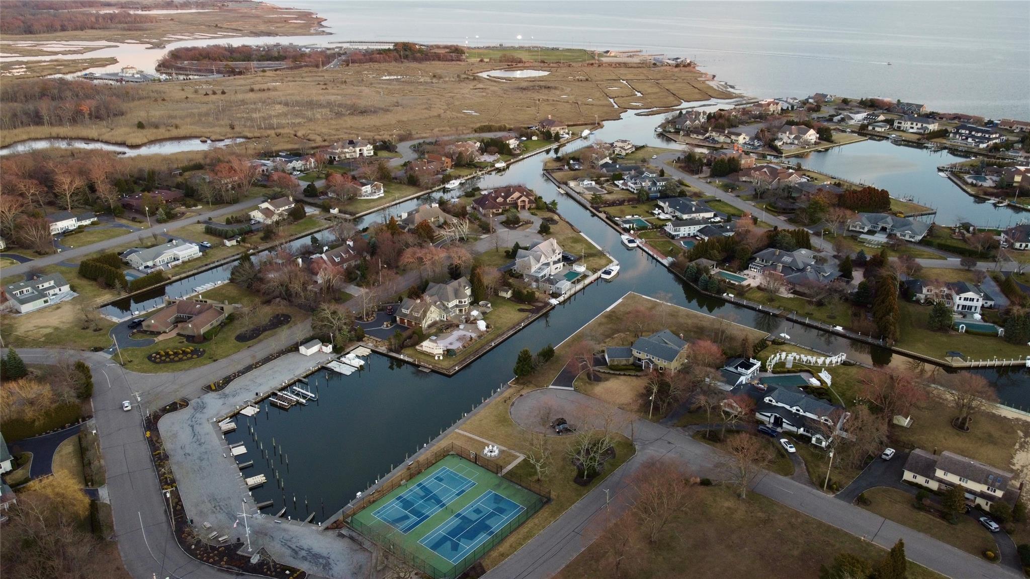 34 The Helm, East Islip, New York image 9