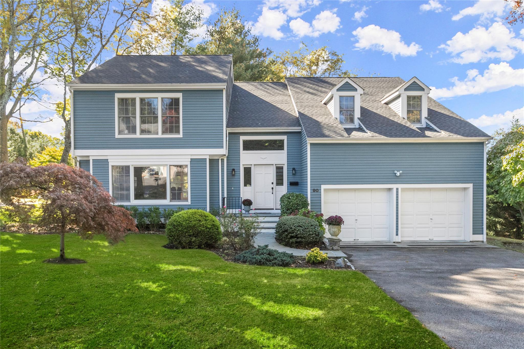 Sheridan Road, Scarsdale, New York - 4 Bedrooms  
3 Bathrooms - 