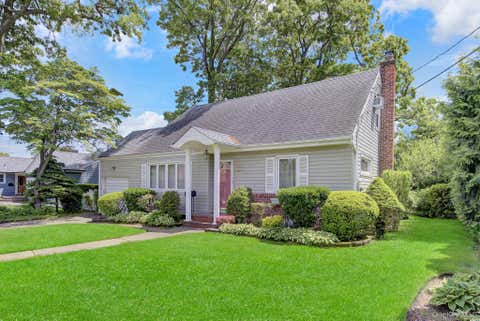 Homes For Sale - 130 Abbey Street<br/> Massapequa Park, NY 11762