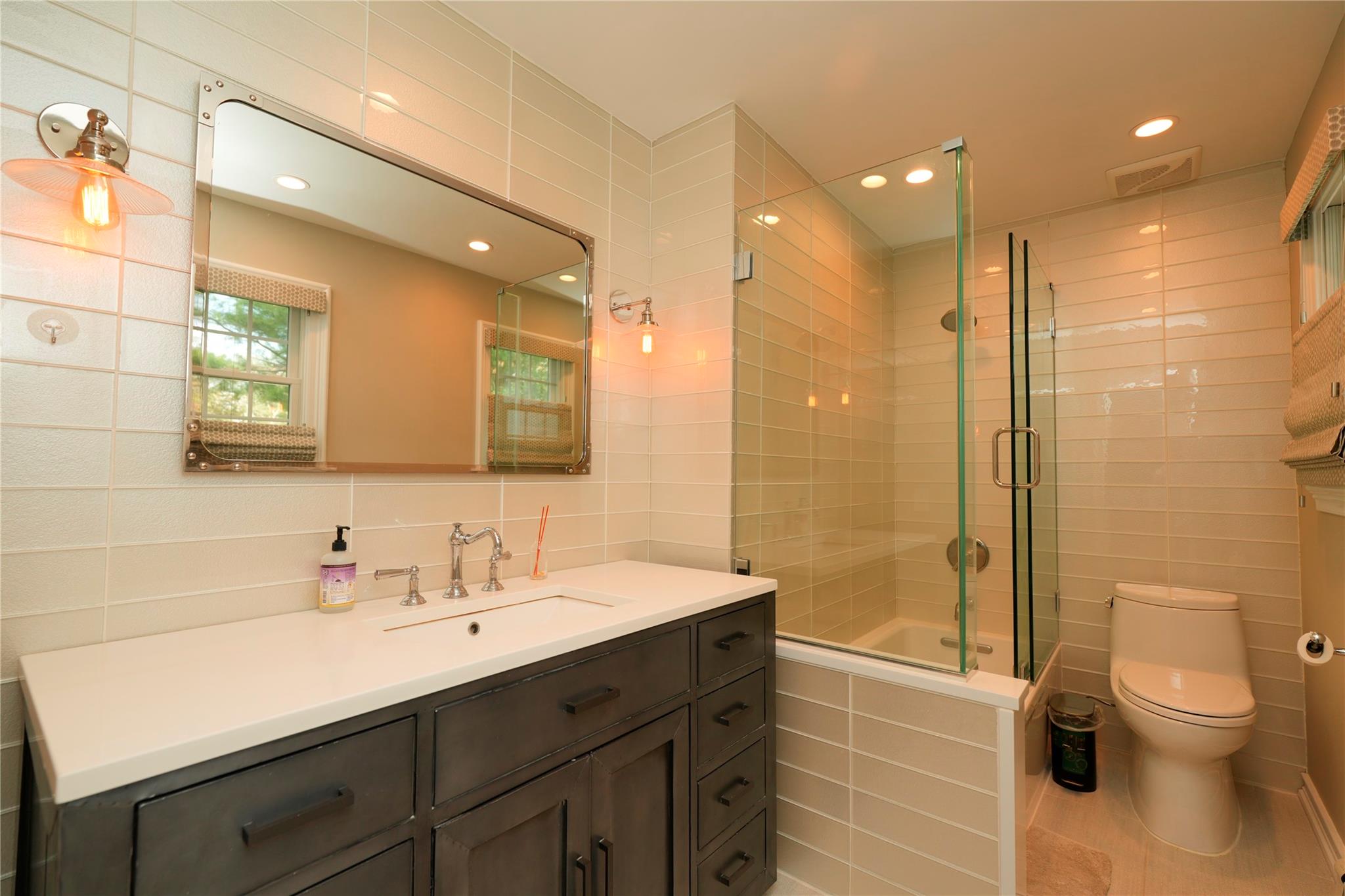5 Samuel Court, Syosset, New York image 14