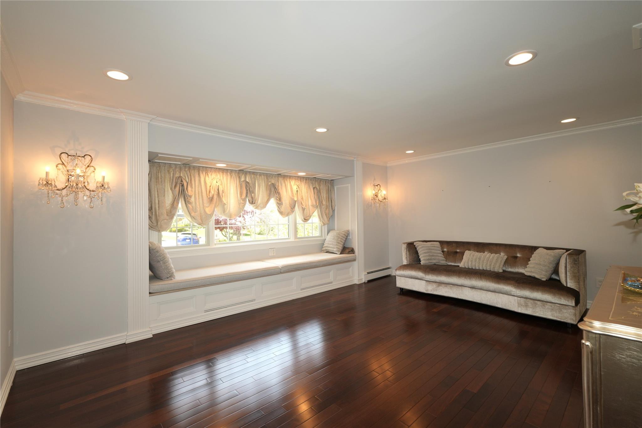 5 Samuel Court, Syosset, New York image 3