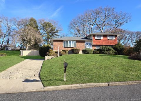 52 Lolly Lane W Centereach NY 11720