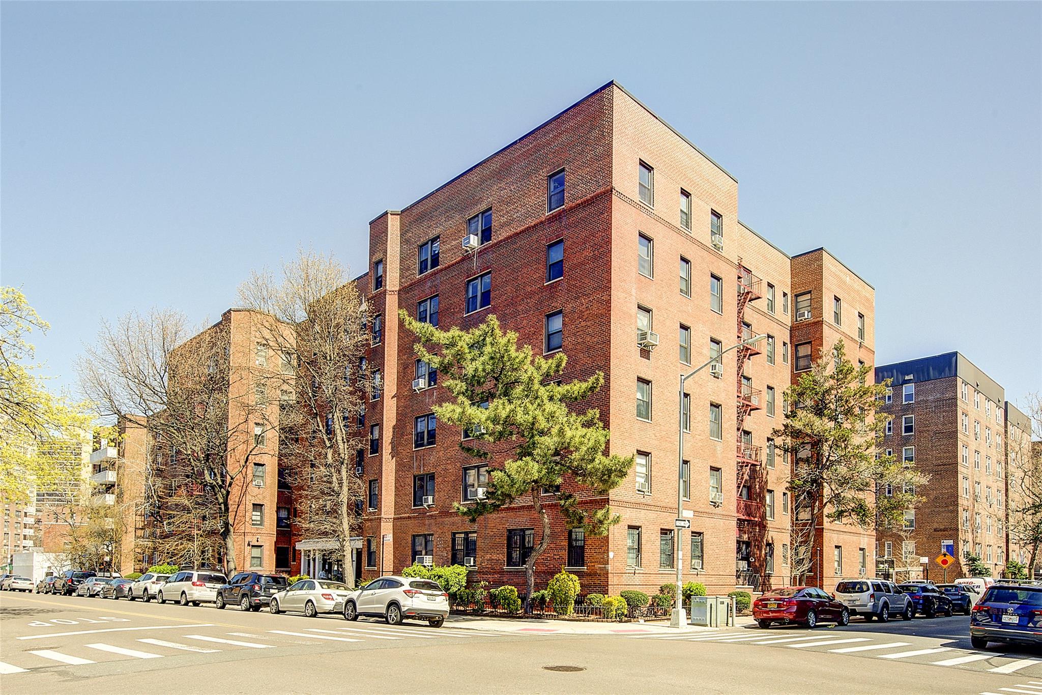 100-10 67th Road #5H, Forest Hills, New York image 1