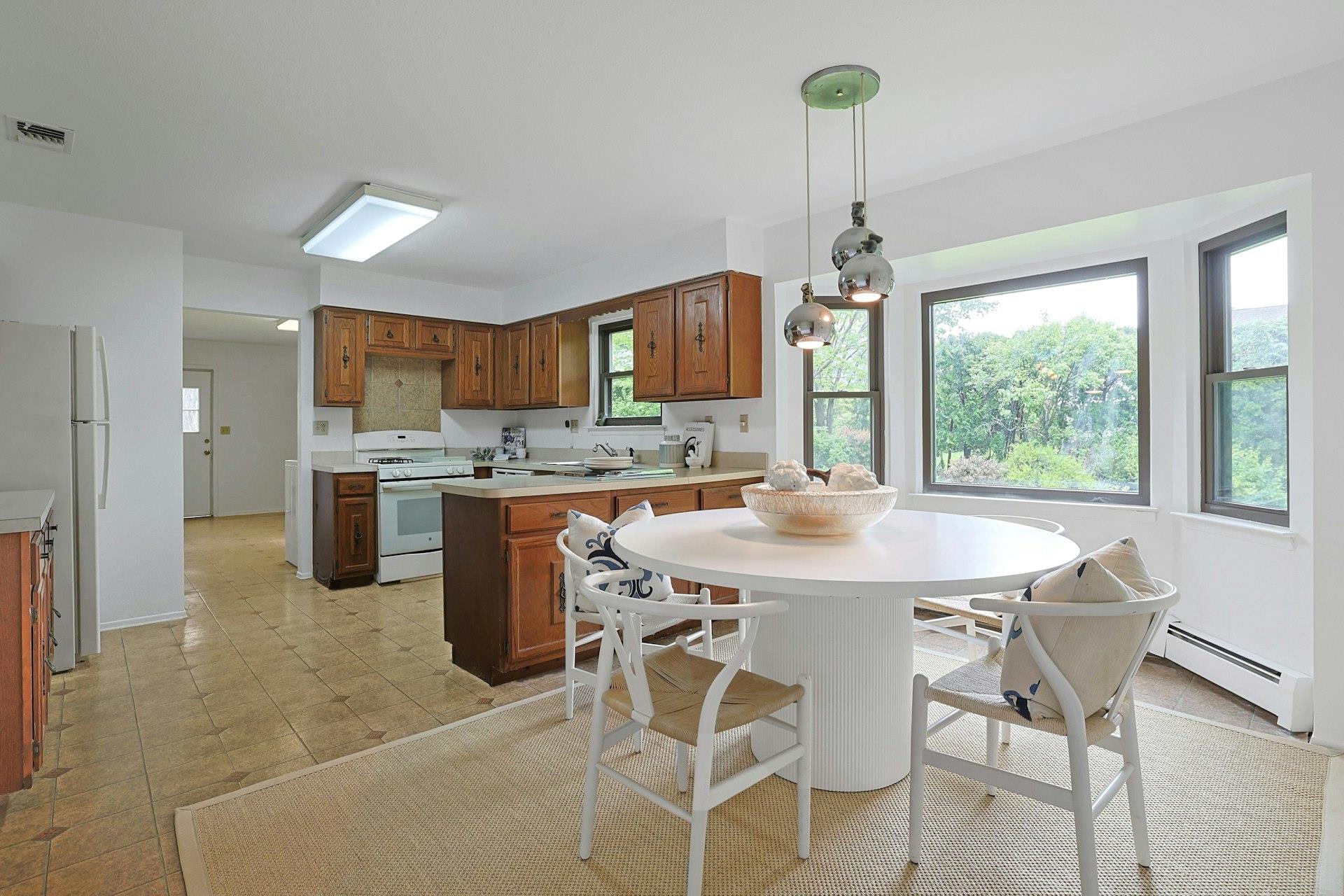 16 Quincy Lane, White Plains, New York image 7