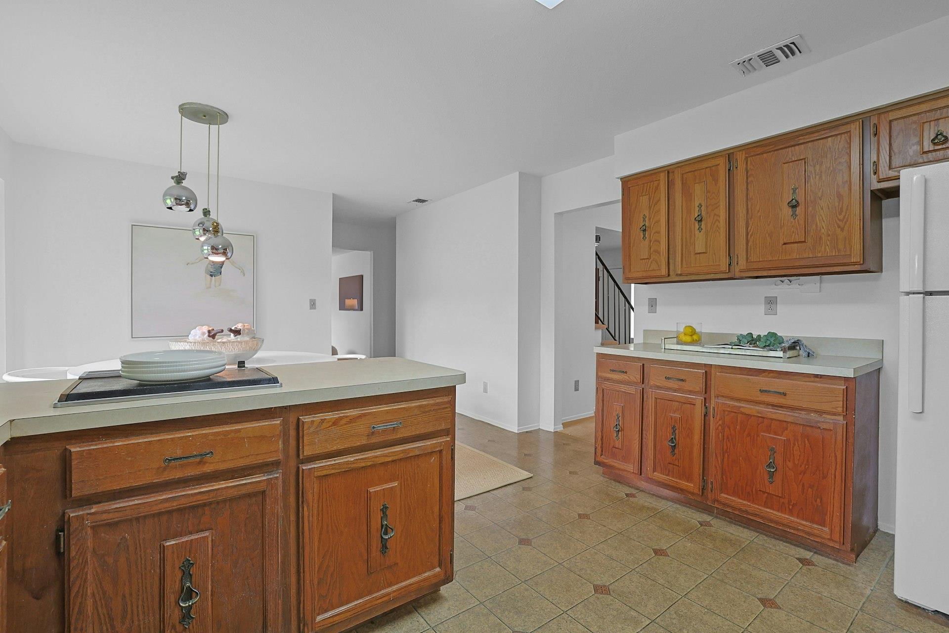 16 Quincy Lane, White Plains, New York image 6