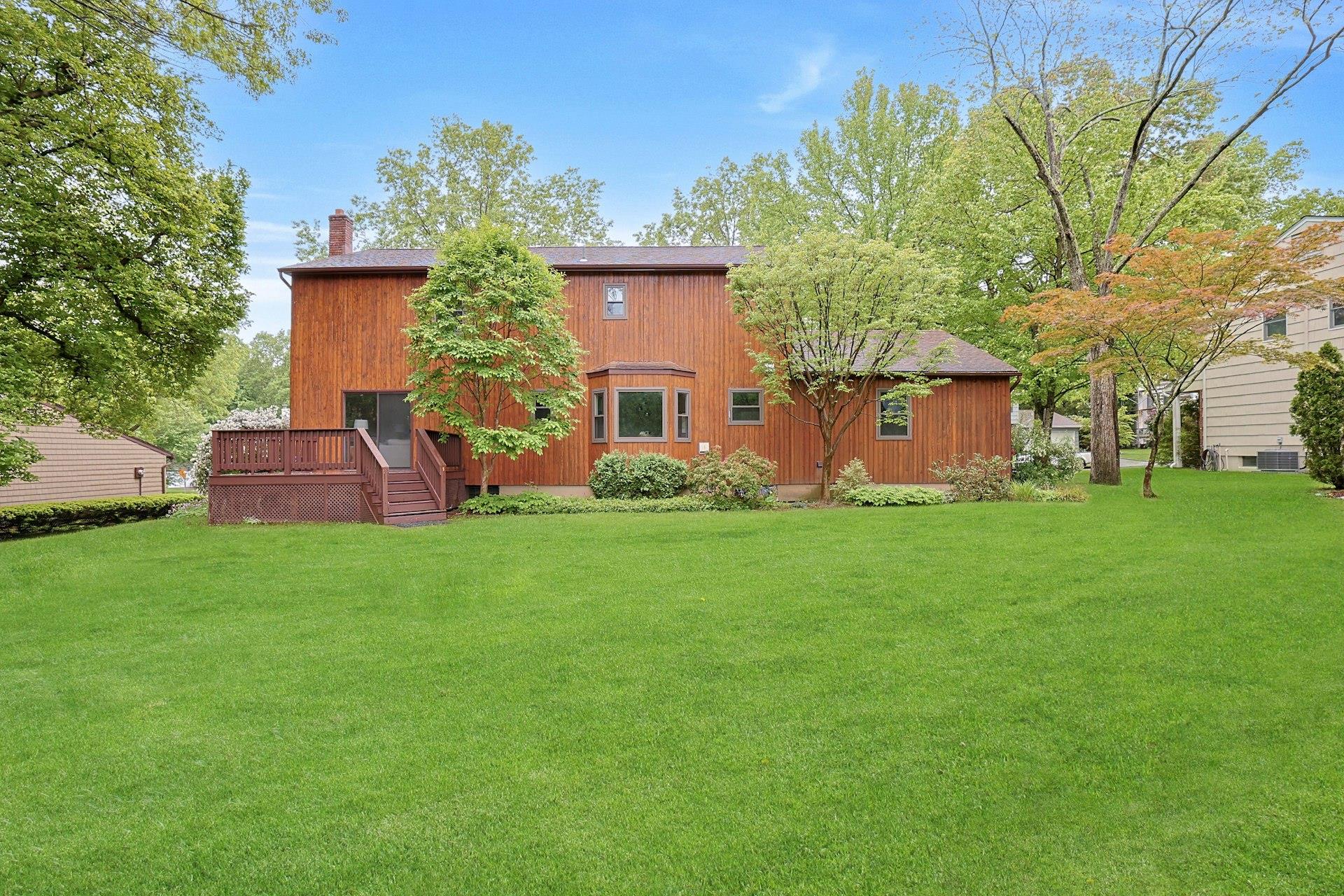 16 Quincy Lane, White Plains, New York image 26