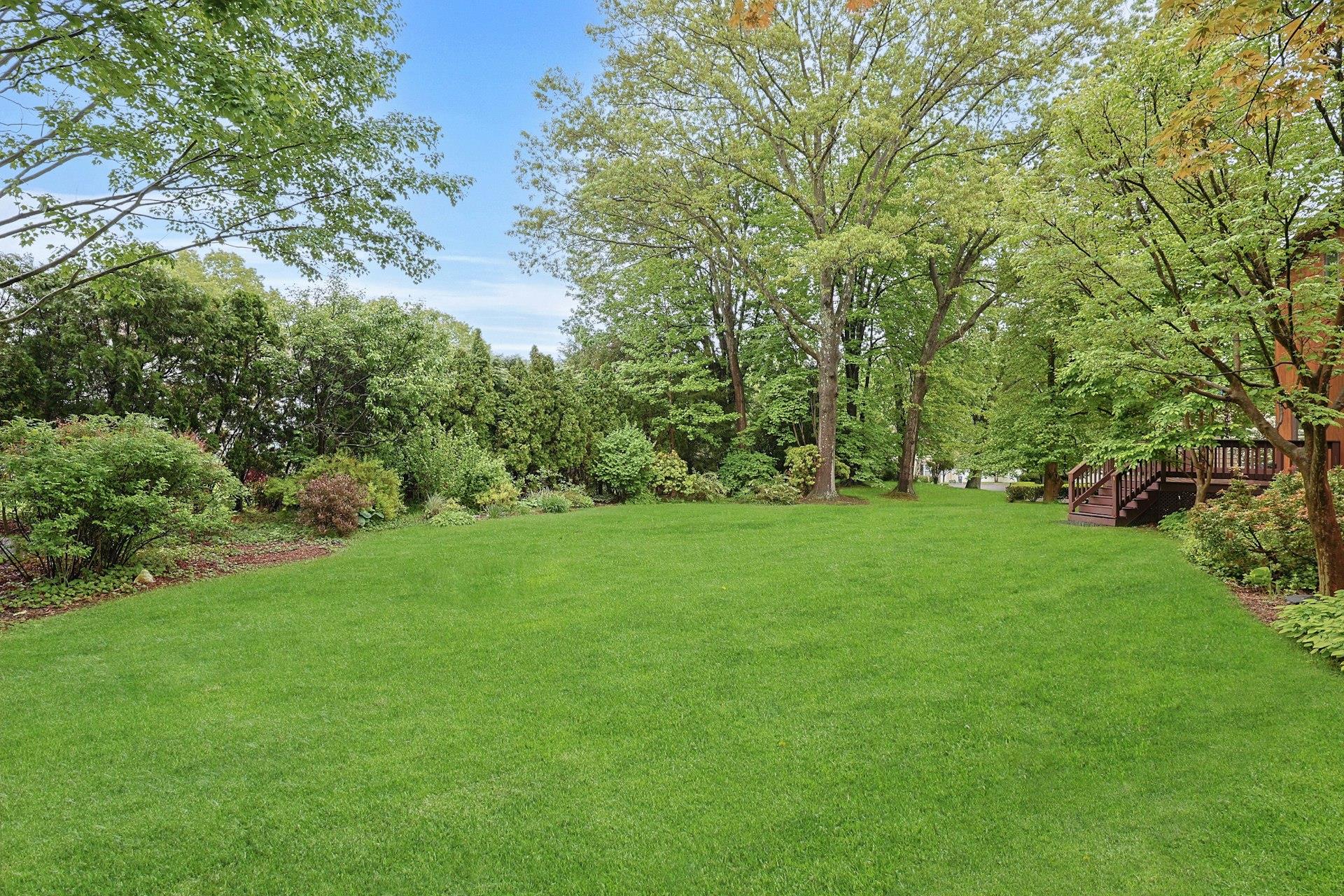 16 Quincy Lane, White Plains, New York image 29