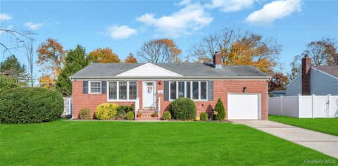 Condo For Sale - 25 Flanders Place<br/> West Babylon, NY 11704