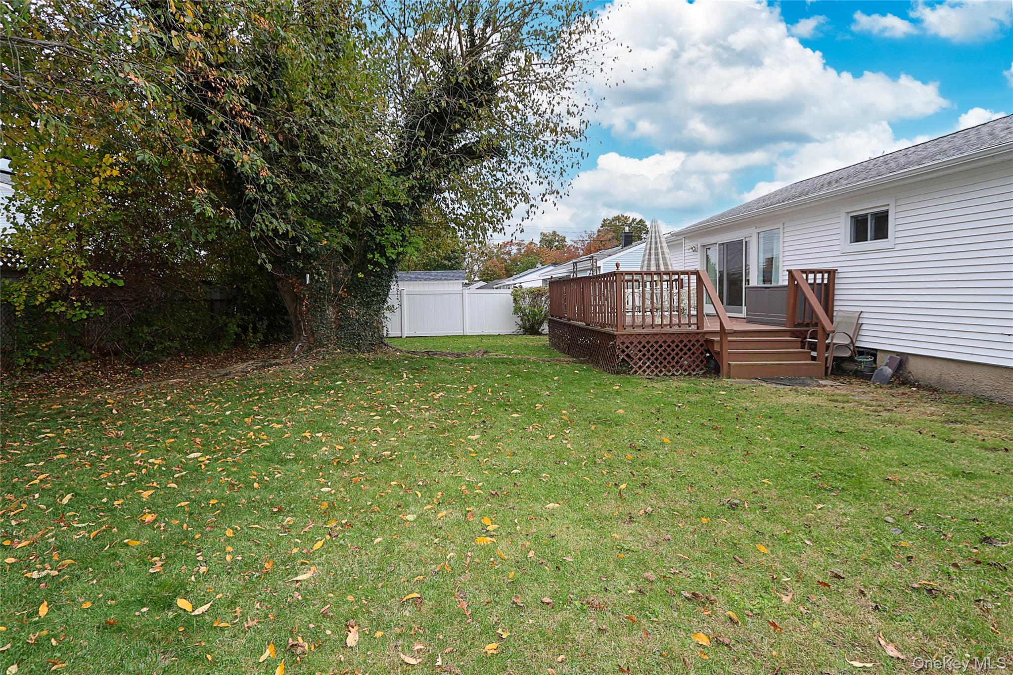 Plainview, New York 11803, United States, 3 Bedrooms Bedrooms, ,1 BathroomBathrooms,Residential,Active,238415