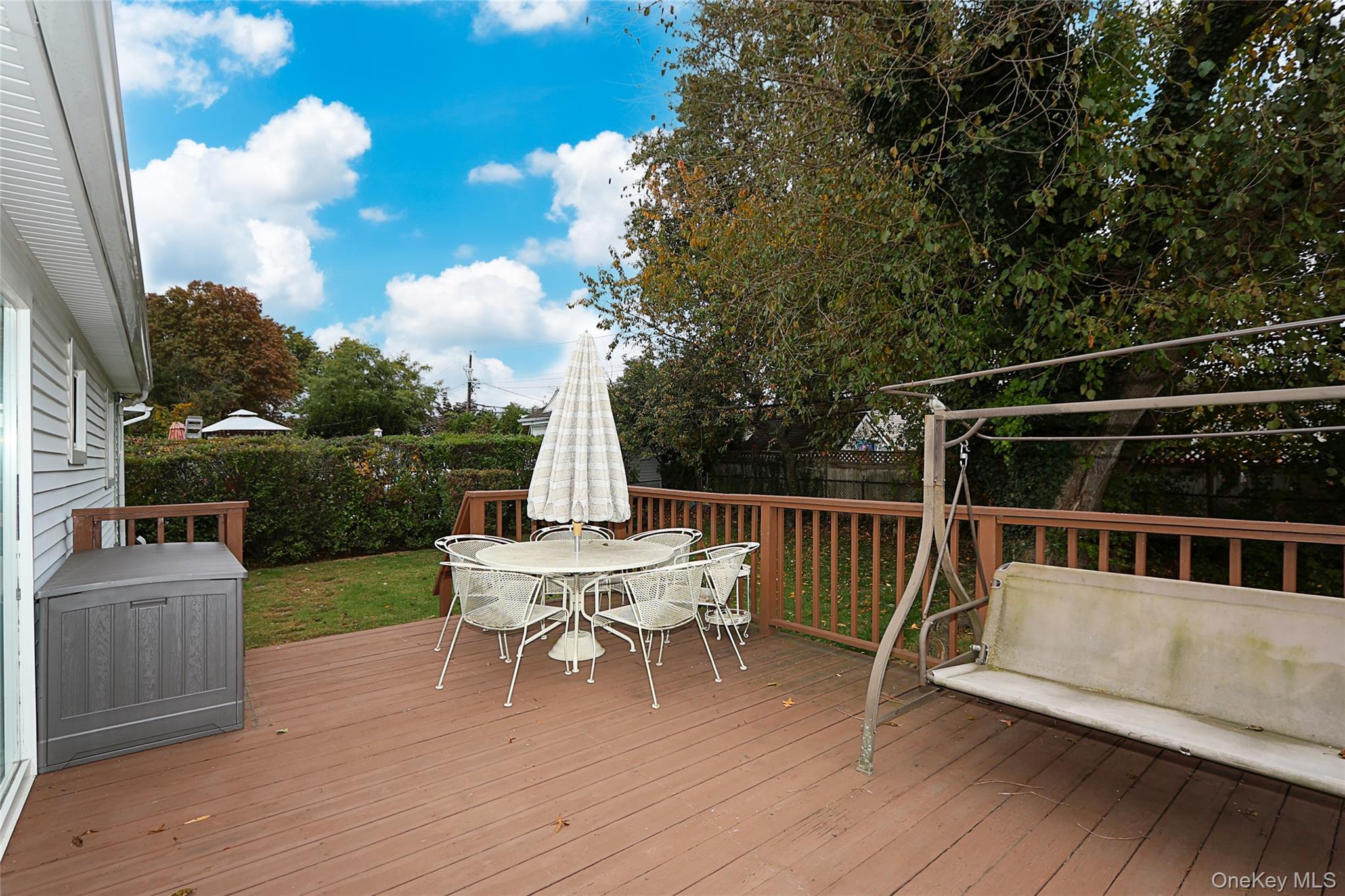 Plainview, New York 11803, United States, 3 Bedrooms Bedrooms, ,1 BathroomBathrooms,Residential,Active,238415