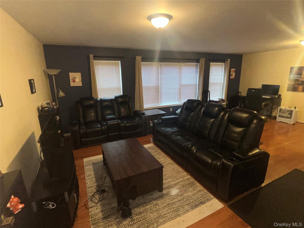 Photo of 18 Deer Ct Drive #Building 19 unit 18, Middletown, NY 10940 (MLS # 1044653)