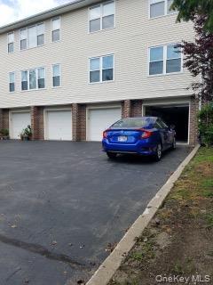 Photo of 18 Deer Ct Drive #Building 19 unit 18, Middletown, NY 10940 (MLS # 1044653)