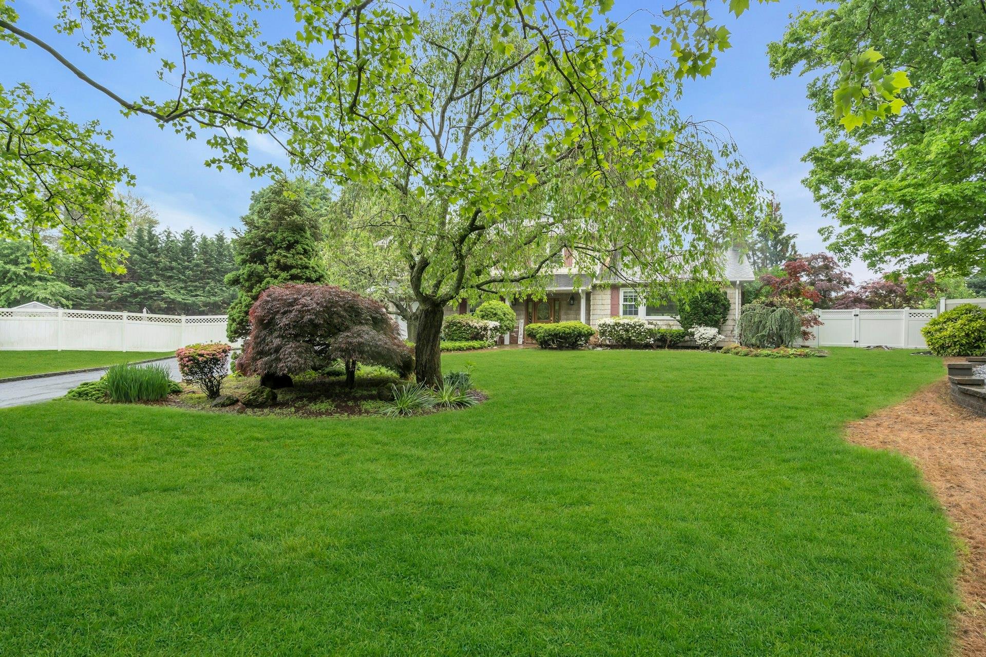 25 Tideway Lane, East Northport, New York image 4