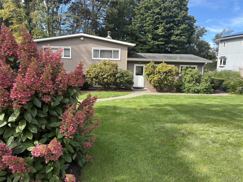 Photo of 25 Fawn Ridge Drive, Cortlandt Manor, NY 10567 (MLS # 1056580)