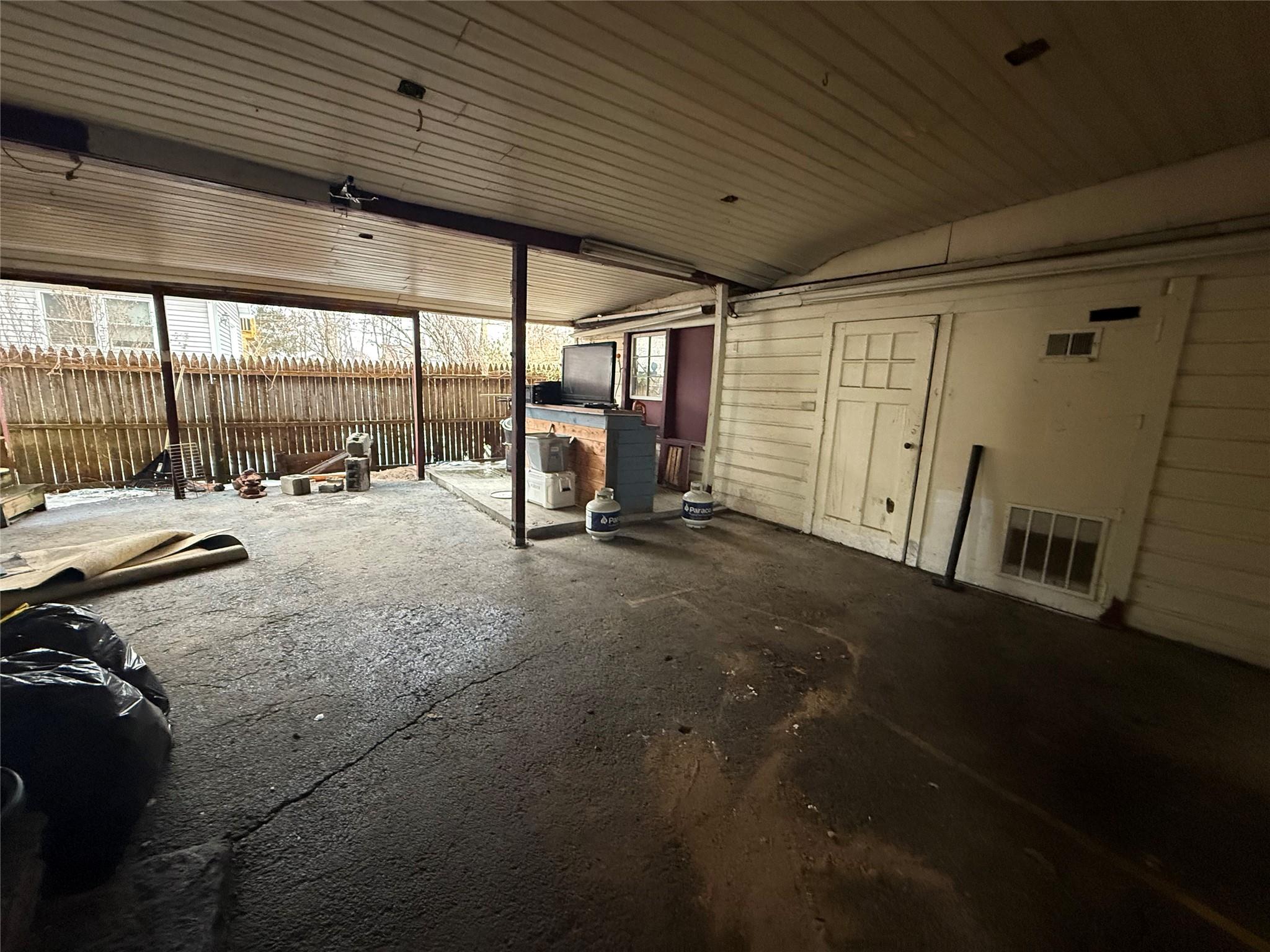 Kingston, New York 12401, United States, 5 Bedrooms Bedrooms, ,2 BathroomsBathrooms,Residential,Active,80509