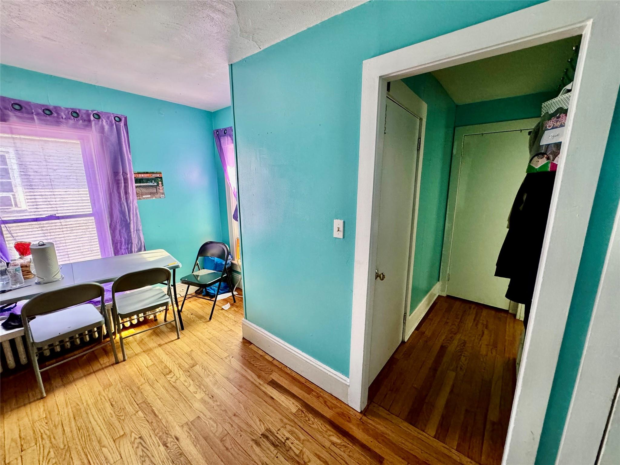 Kingston, New York 12401, United States, 5 Bedrooms Bedrooms, ,2 BathroomsBathrooms,Residential,Active,80509