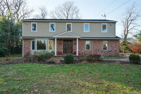 1041 Glen Cove Avenue Roslyn Harbor NY 11576