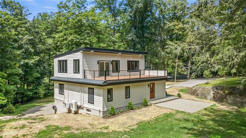 Tiny photo for 10 Wood Dale Avenue, Croton-on-Hudson, NY 10520 (MLS # 890807)