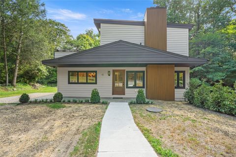 Tiny photo for 10 Wood Dale Avenue, Croton-on-Hudson, NY 10520 (MLS # 890807)