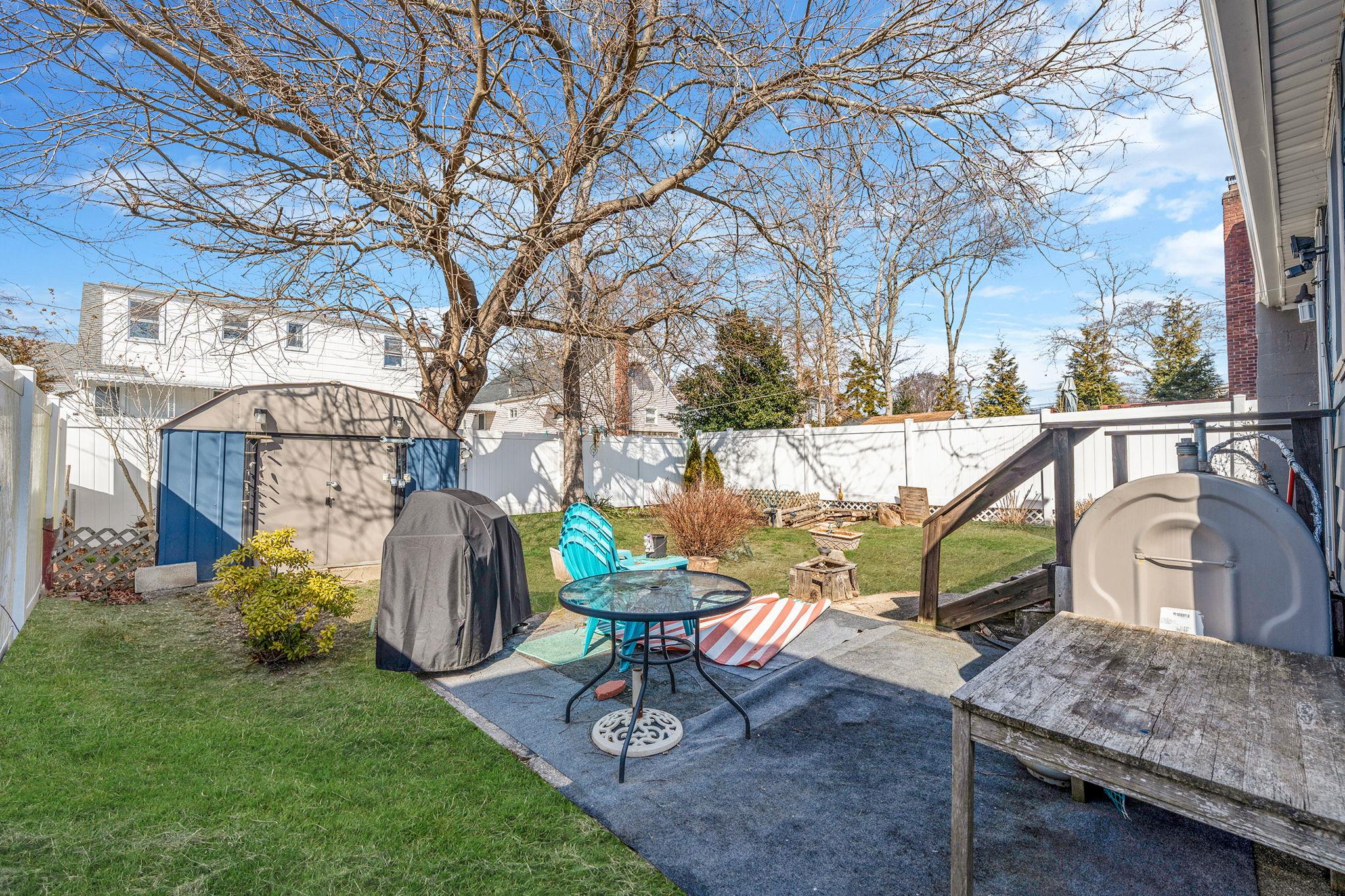 15 Locust Place, Copiague, New York image 22