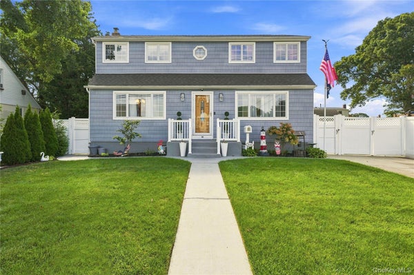 310 AUDLEY CT, COPIAGUE, NY 11726 - Image 636d20dbf74aec0dfc4cf72935bddfb1/847500042