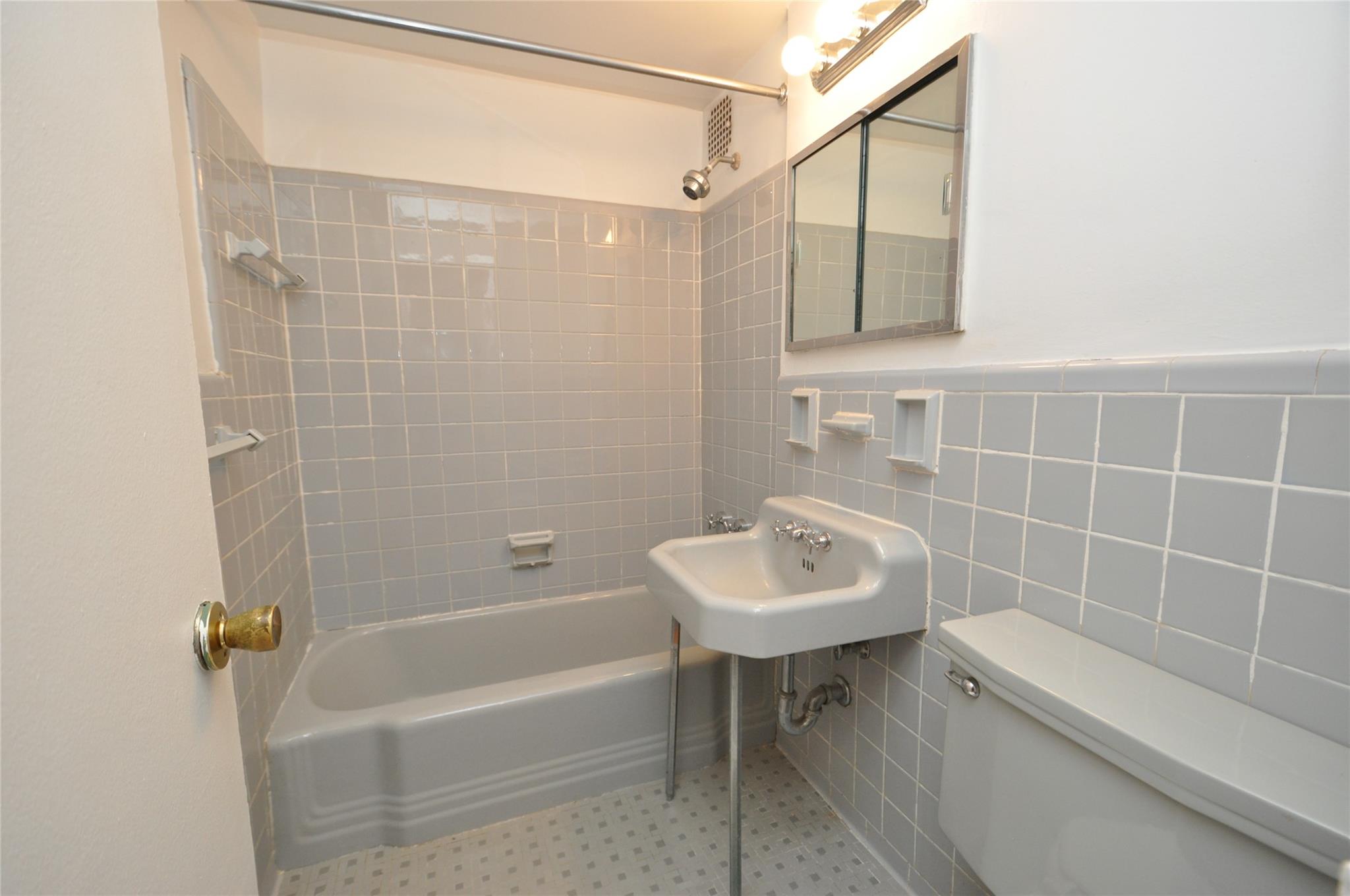 Scarsdale, New York 10583, United States, ,1 BathroomBathrooms,Residential,Active,150323