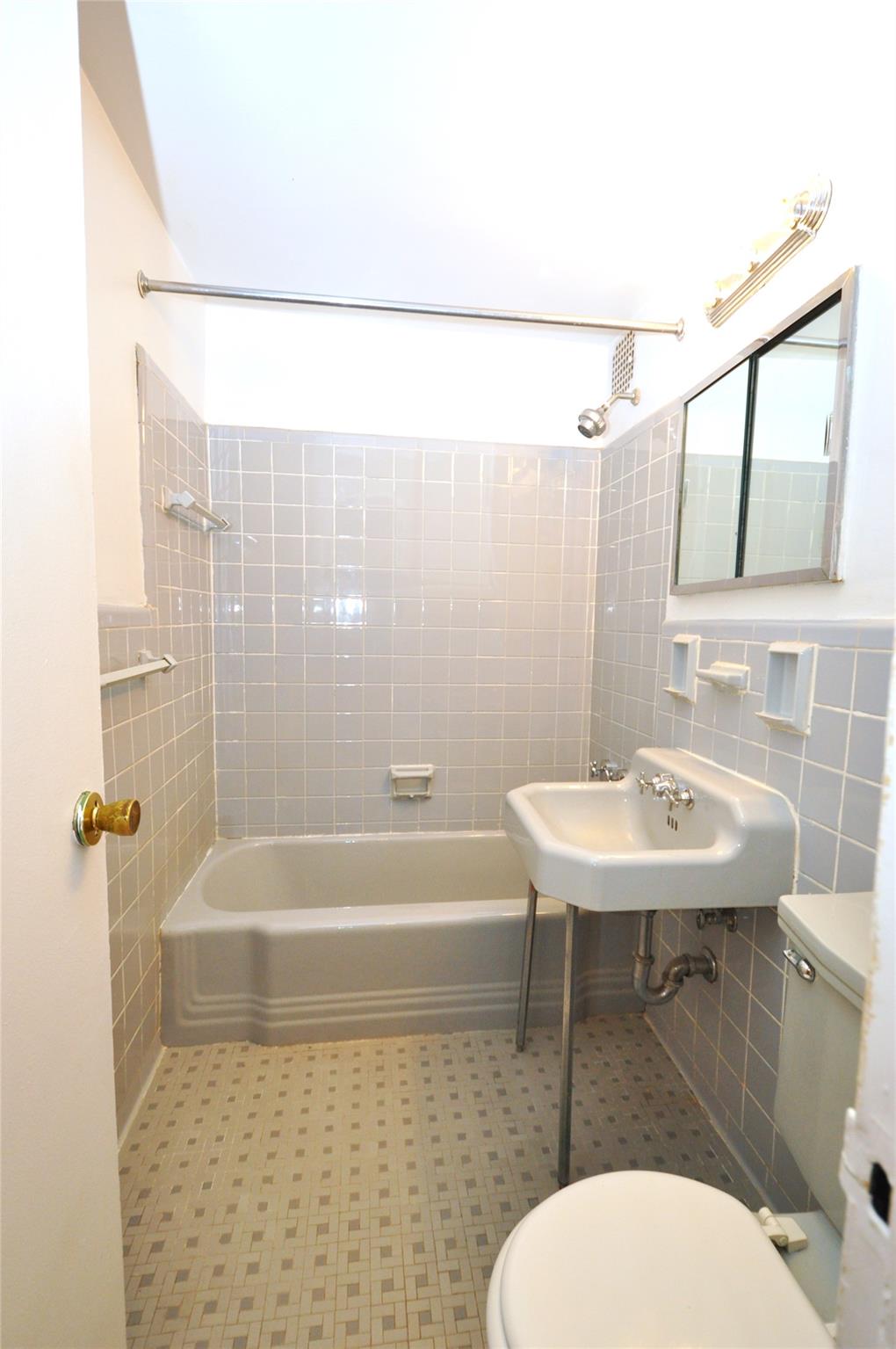Scarsdale, New York 10583, United States, ,1 BathroomBathrooms,Residential,Active,150323